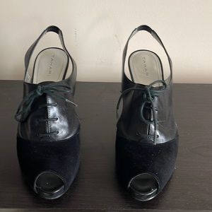 Tahari TA Hayes Slingback with cutouts -Black